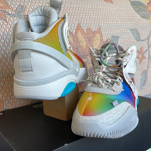 Nike Men’s Air Deldon Be True
Basketball Shoes
Summit White/Summit White - Picture 10 of 16